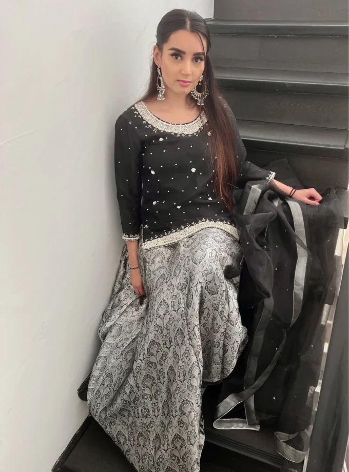 Lehenga Zwart Met Zilver