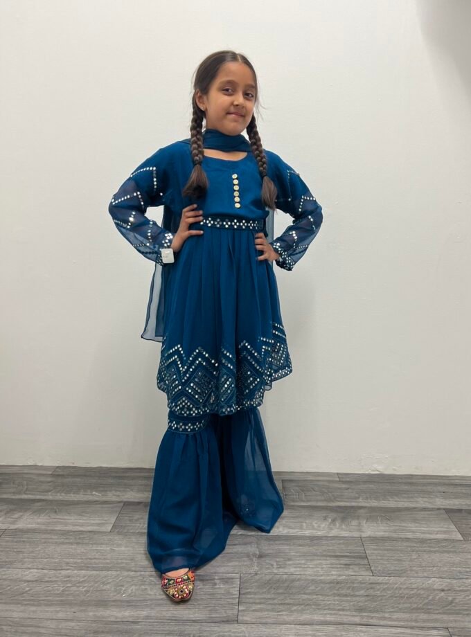 Chiffon sharara met imitatiespiegels maat 140