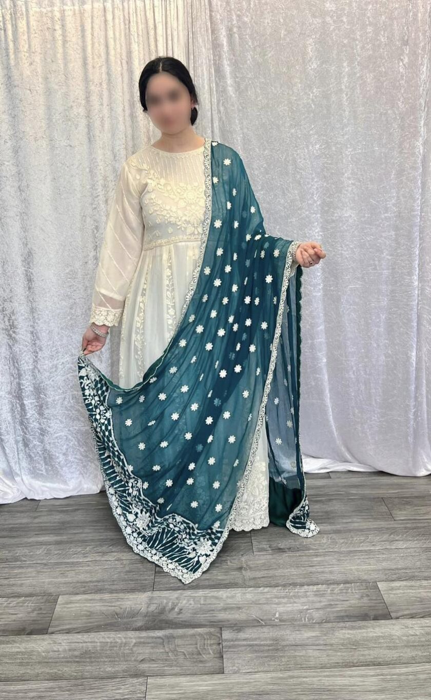 Alizeh maxi wit met groen witte dupatta - Afbeelding 3