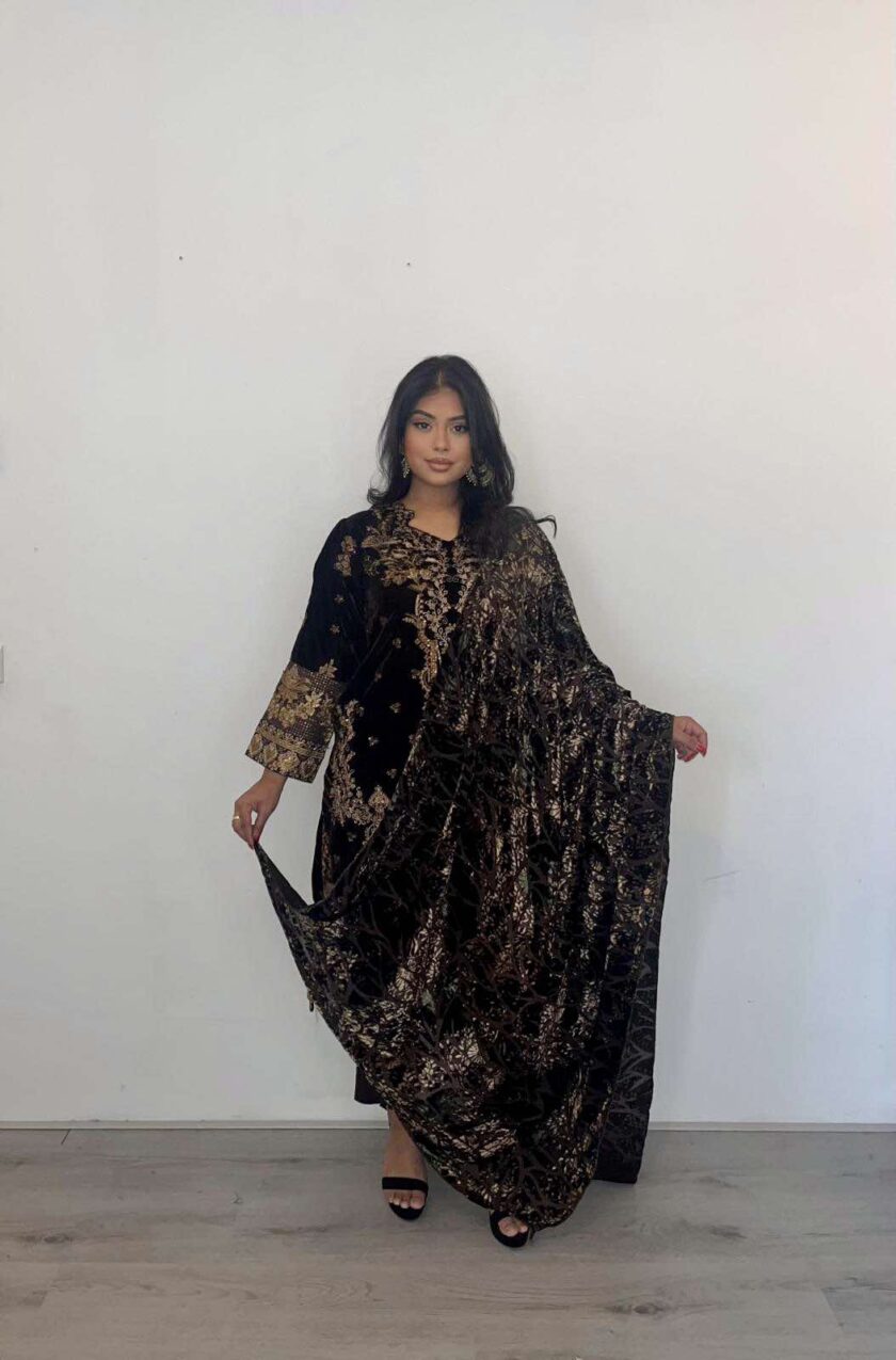 Velvet suit met velvet plachi shawl bruin met goud - Afbeelding 4