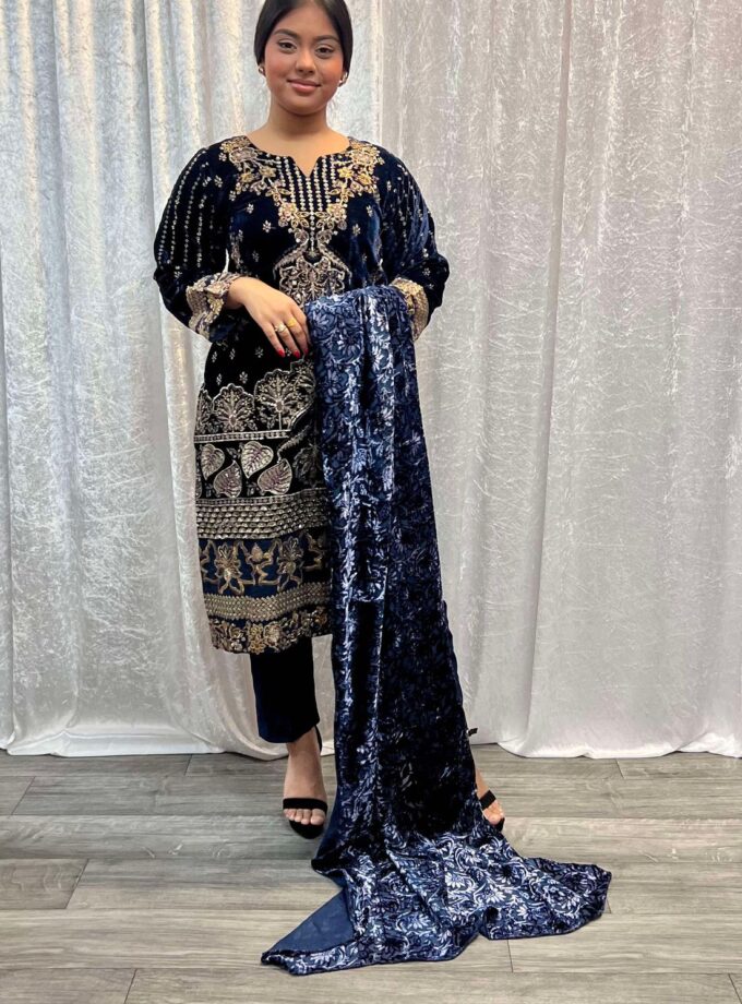 Velvet suit met velvet plachi shawl marineblauw