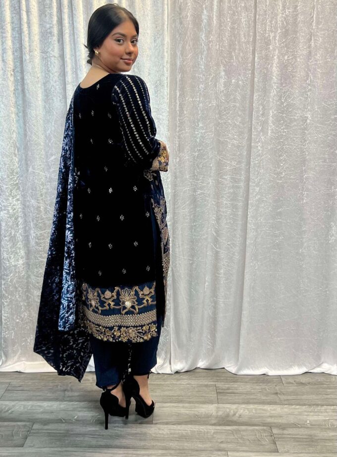 Velvet suit met velvet plachi shawl marineblauw