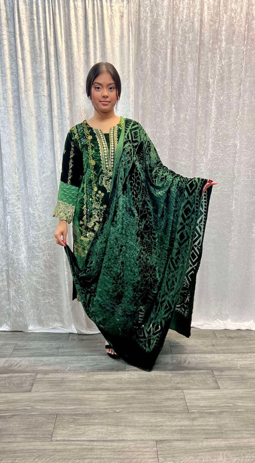 Velvet suit met velvet plachi shawl groen - Afbeelding 3
