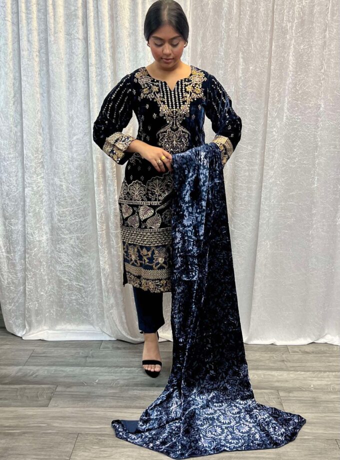 Velvet suit met velvet plachi shawl marineblauw