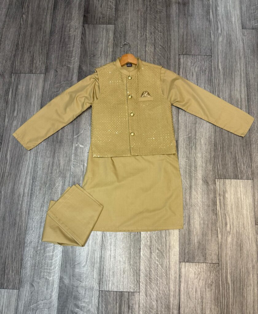 Katoenen shalwaar kameez met waistcoat artikelnummer 0541 maat 134/140