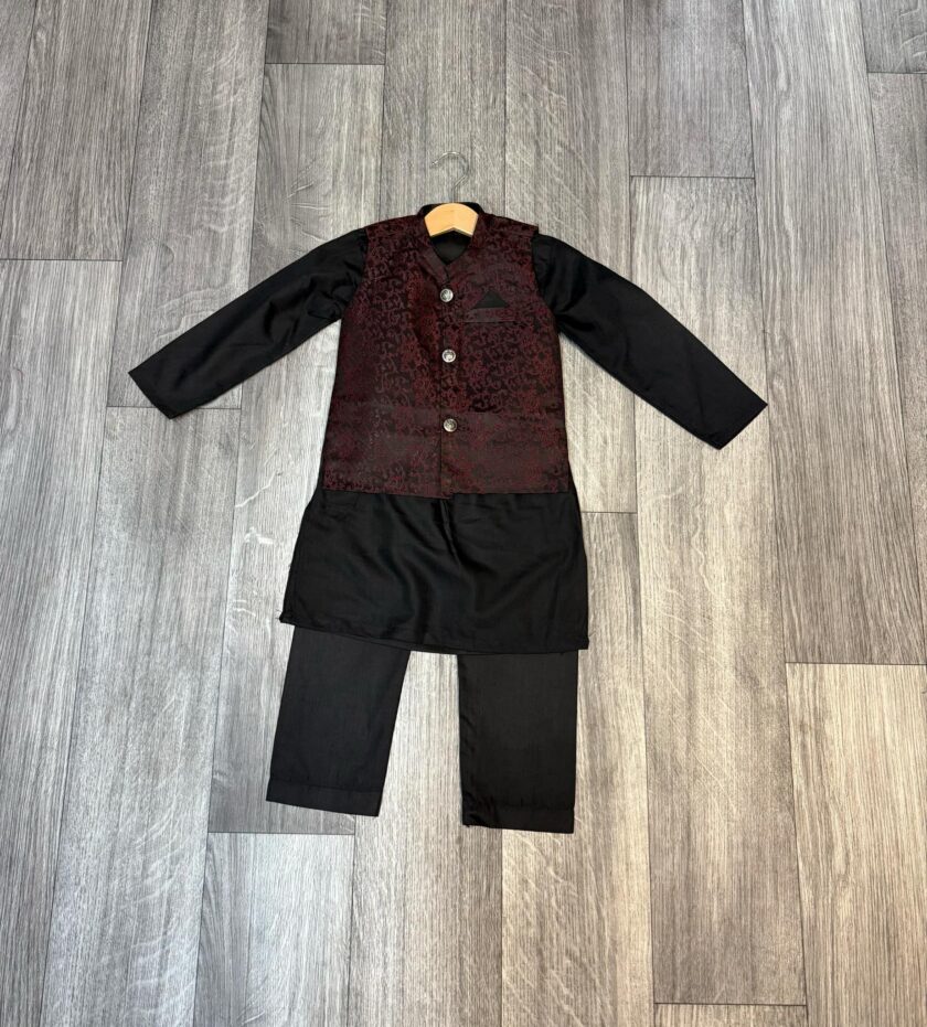 Katoenen shalwaar kameez met waistcoat artikelnummer 0528 maat 110 en 122