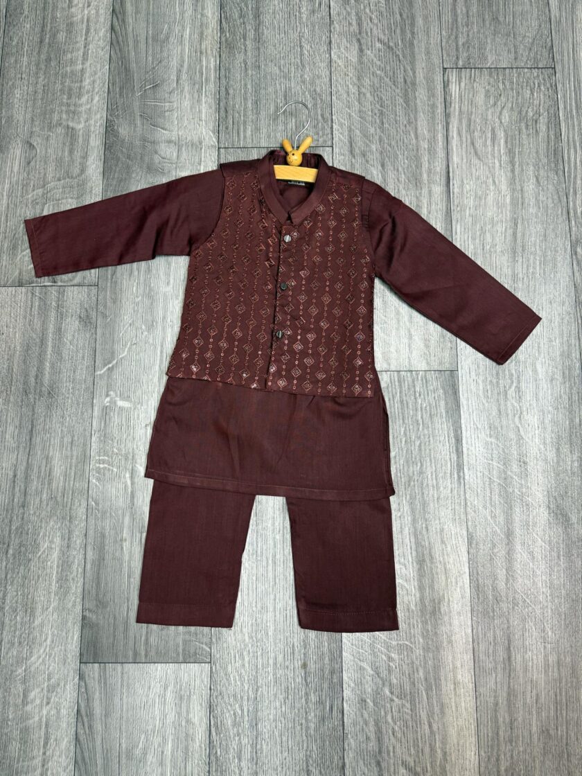 Katoenen shalwaar kameez met waistcoat artikelnummer 0531 maat 74/80 116 en 128