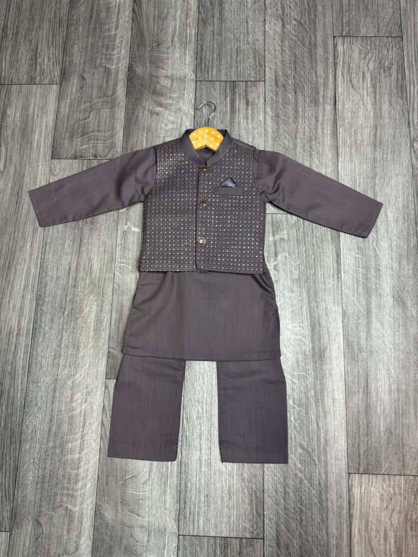Katoenen shalwaar kameez met waistcoat artikelnummer 0534 maat 86 98/104 en 146