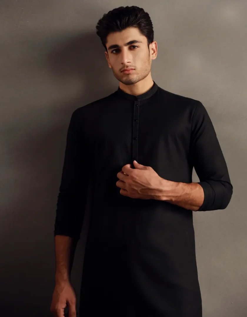 Junaid Jamshed kurta zwart maat S M L en XL artikel 9353