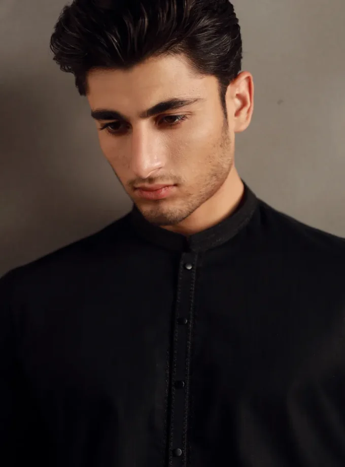 Junaid Jamshed kurta zwart maat S M L en XL artikel 9353