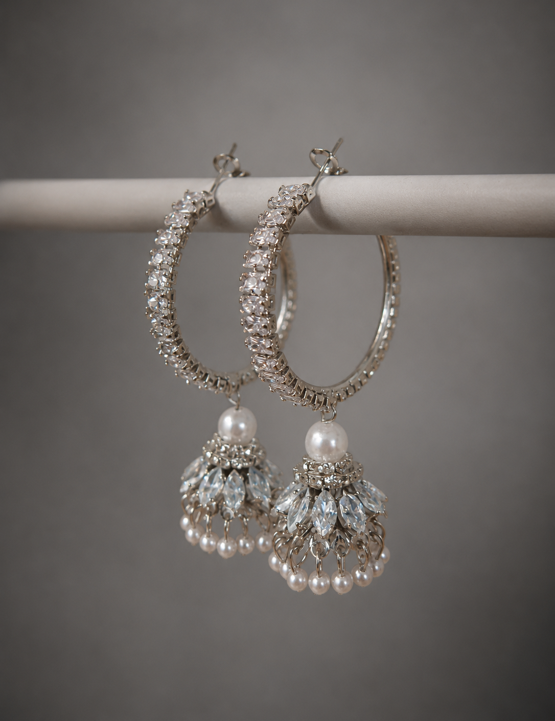 Oorbellen zilver met wit 01633