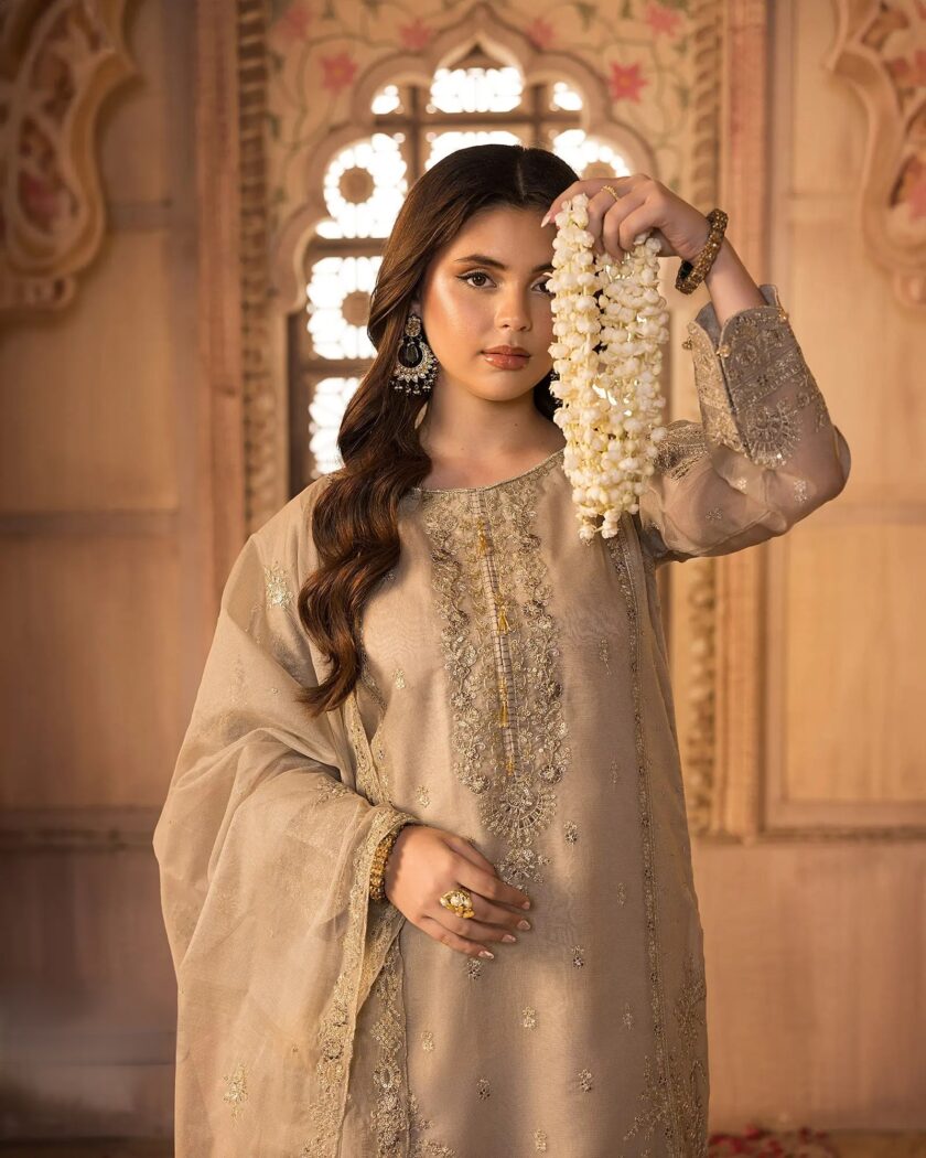 Shaposh organza suit skincolour