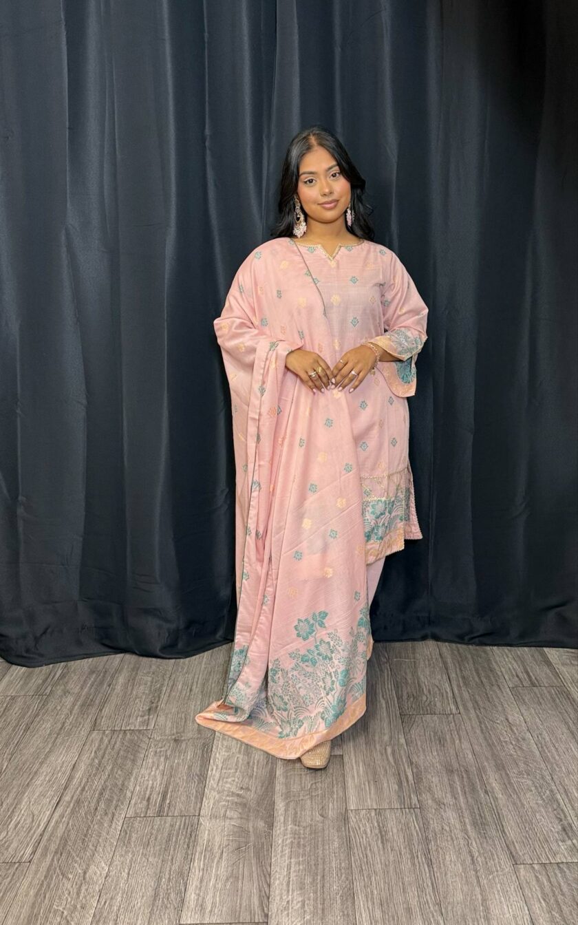 Jacquard print suit roze met gouden lace