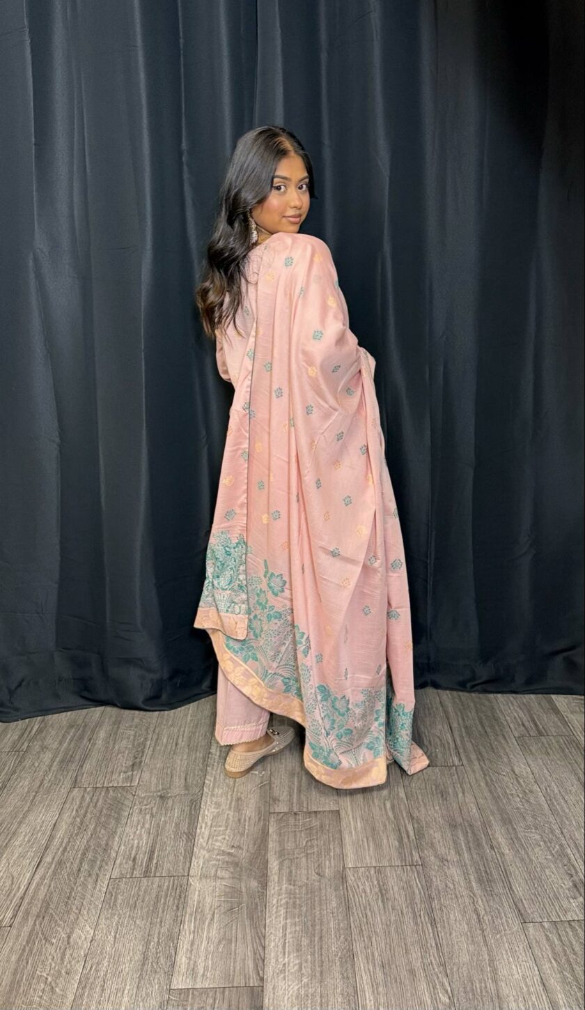 Jacquard print suit roze met gouden lace - Afbeelding 2
