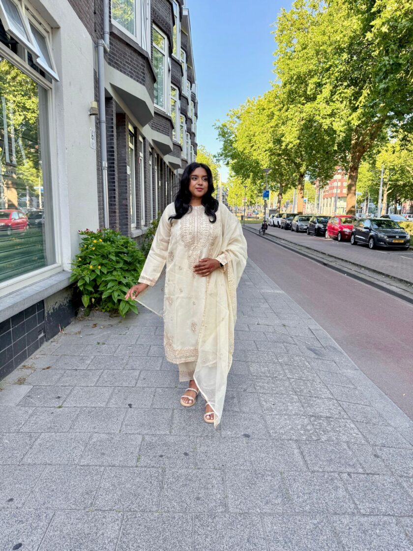 Agha Noor organza suit offwhite 01 - Afbeelding 2