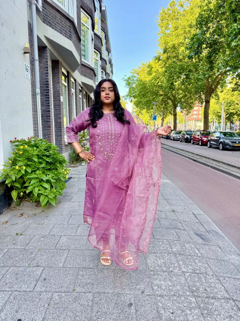 Agha Noor organza suit paars