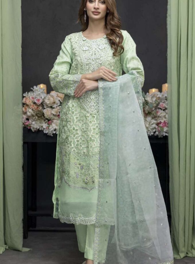 Zainab Fazlani organza suit groen