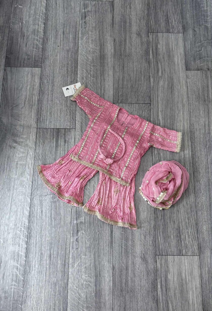 Plazzo suit voor baby roze