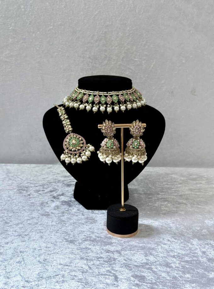 Sieradenset goud met mint groen en roze 01757