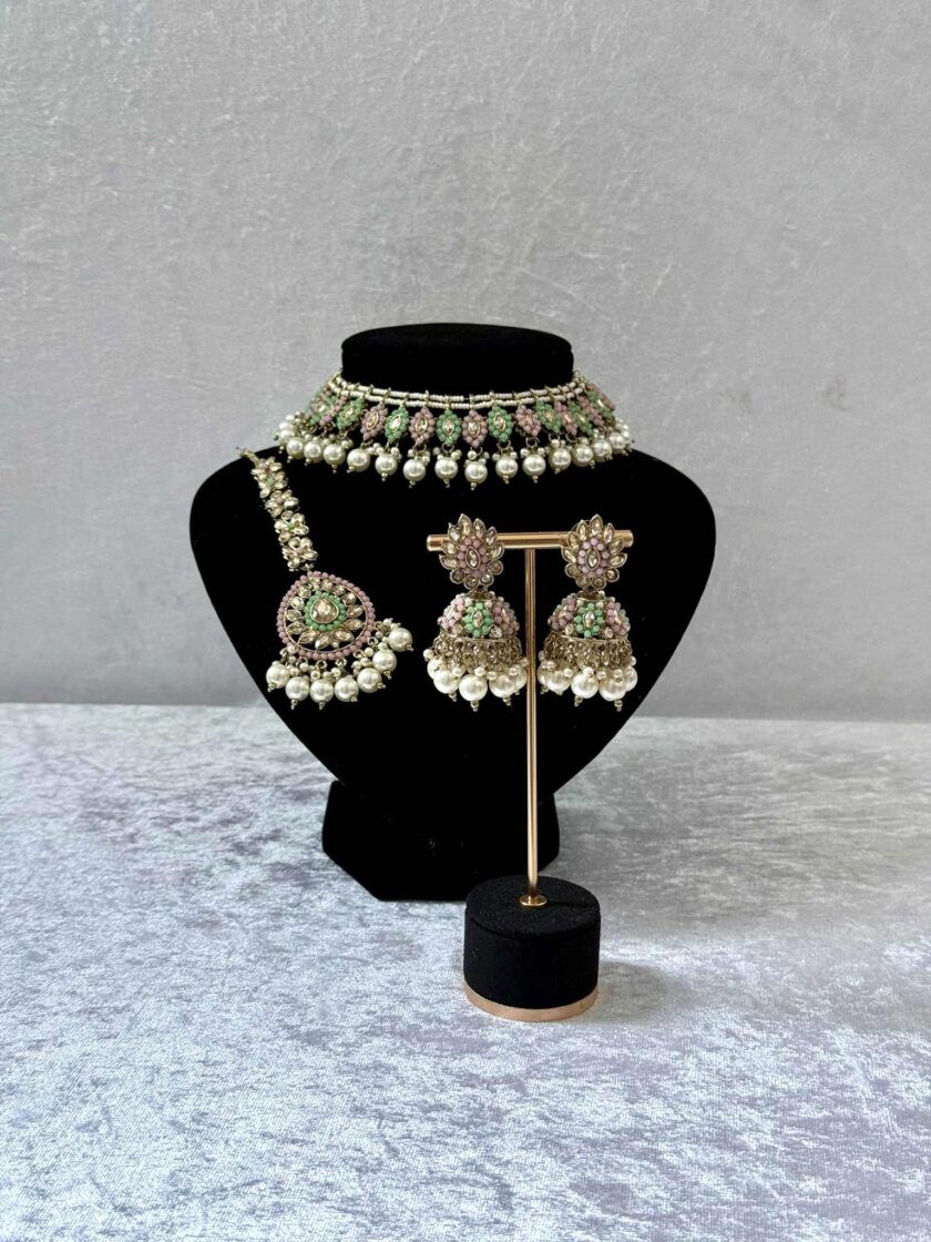 Sieradenset goud met mint groen en roze 01757