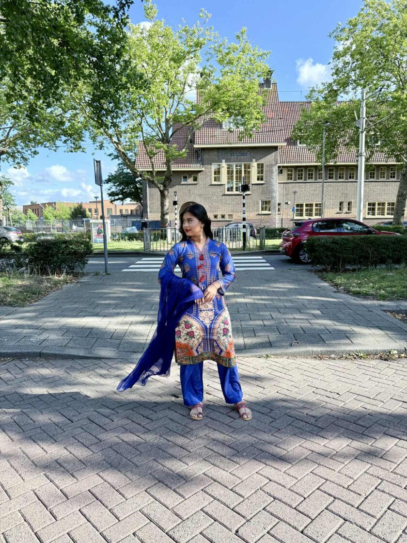 Junaid Jamshed lawn suit met chiffon dupatta blauw