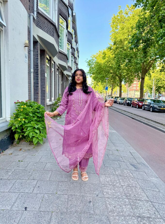 Agha Noor organza suit paars