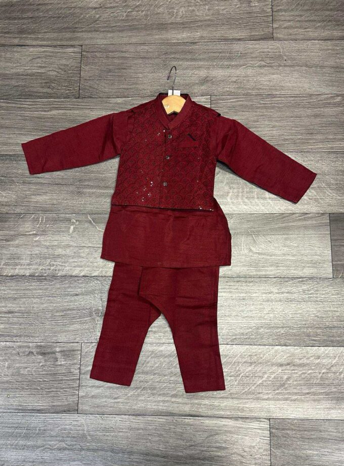 Raw silk shalwaar kameez met waistcoat artikel 11920 maat 80/86 122/128 en 140