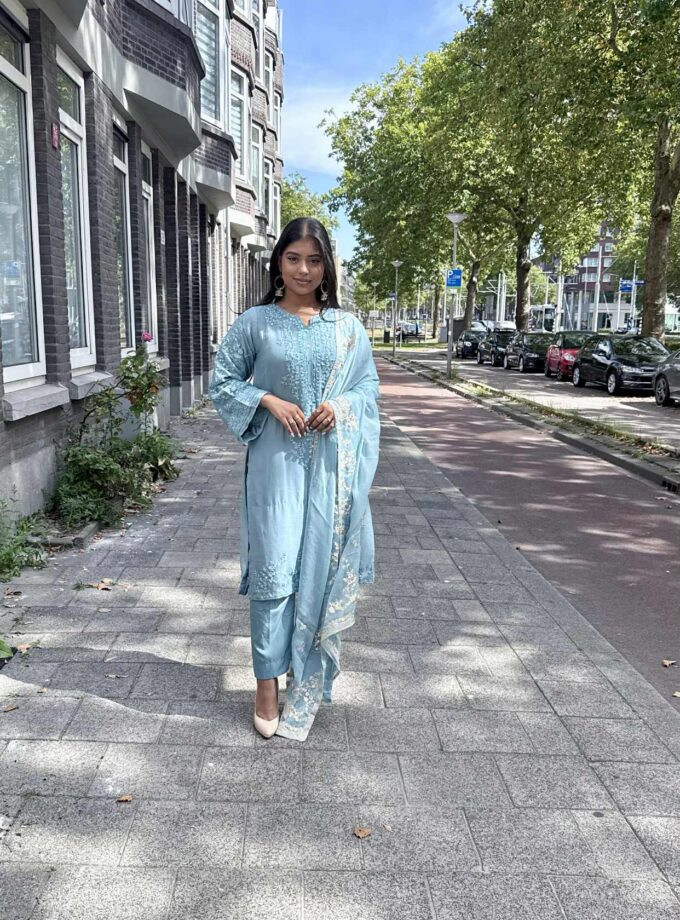 Chiffon suit draadbewerkt 02333