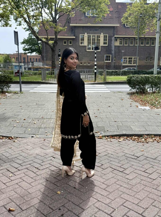 Silk patiala suit met net dupatta 02326