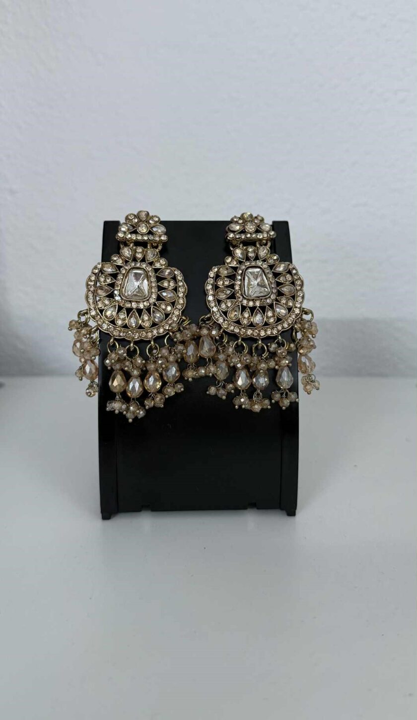 Oorbellen goud op goud 01660