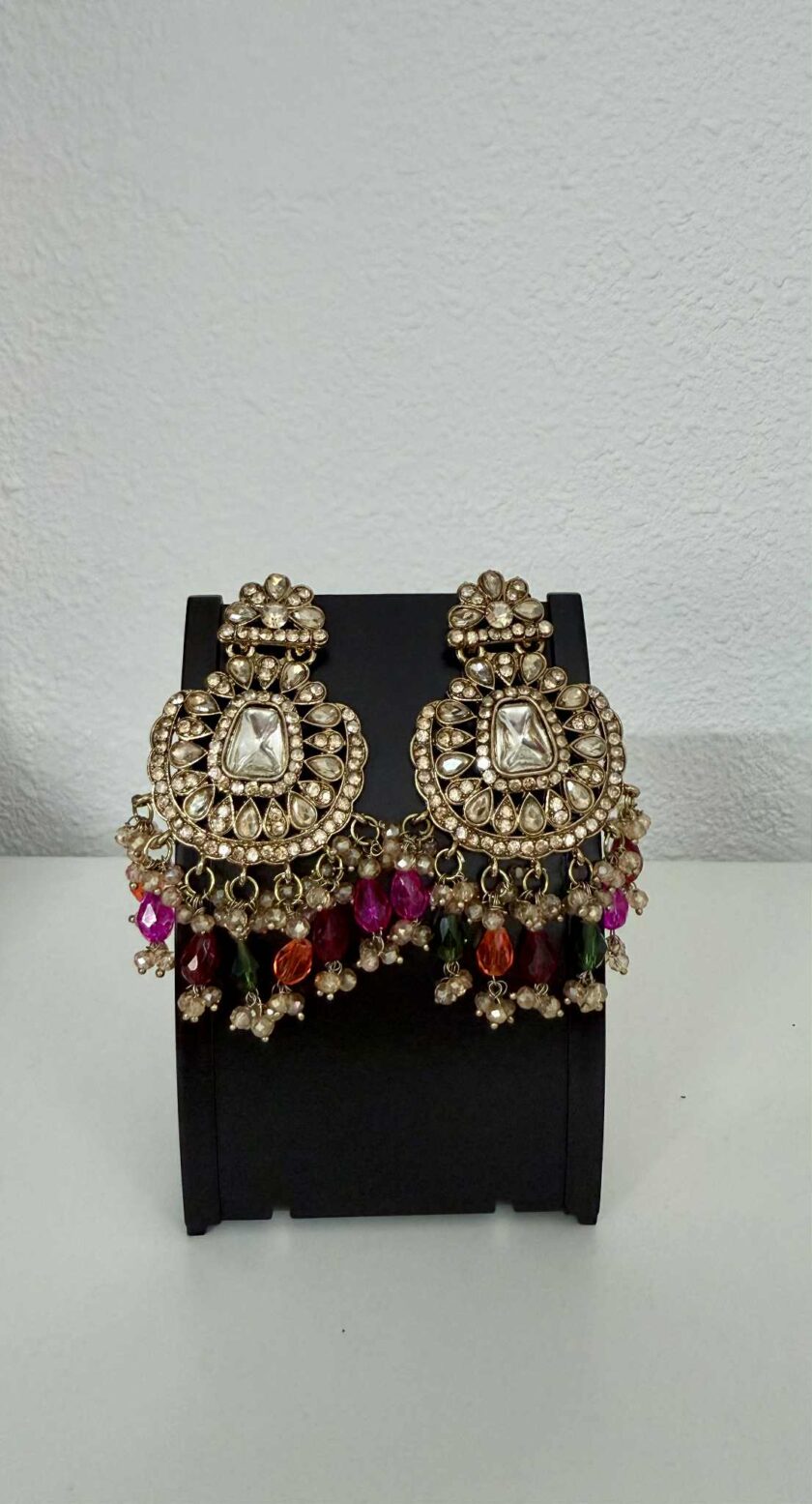 Oorbellen multi op goud 01665