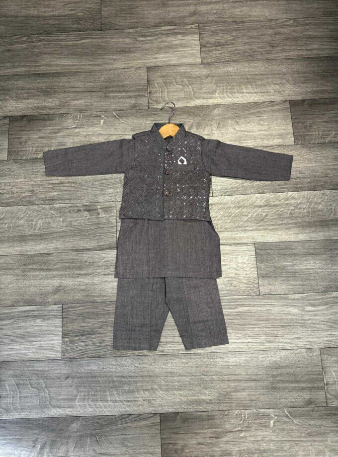 Katoenen shalwaar kameez met waistcoat artikelnummer 11905 maat 80/86 en 122/128