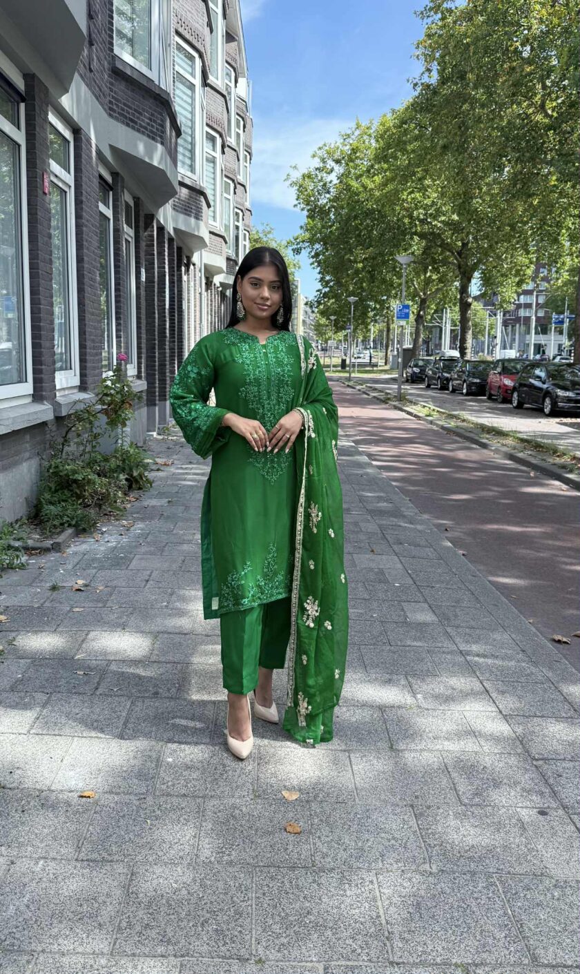Chiffon suit draadbewerkt 02332