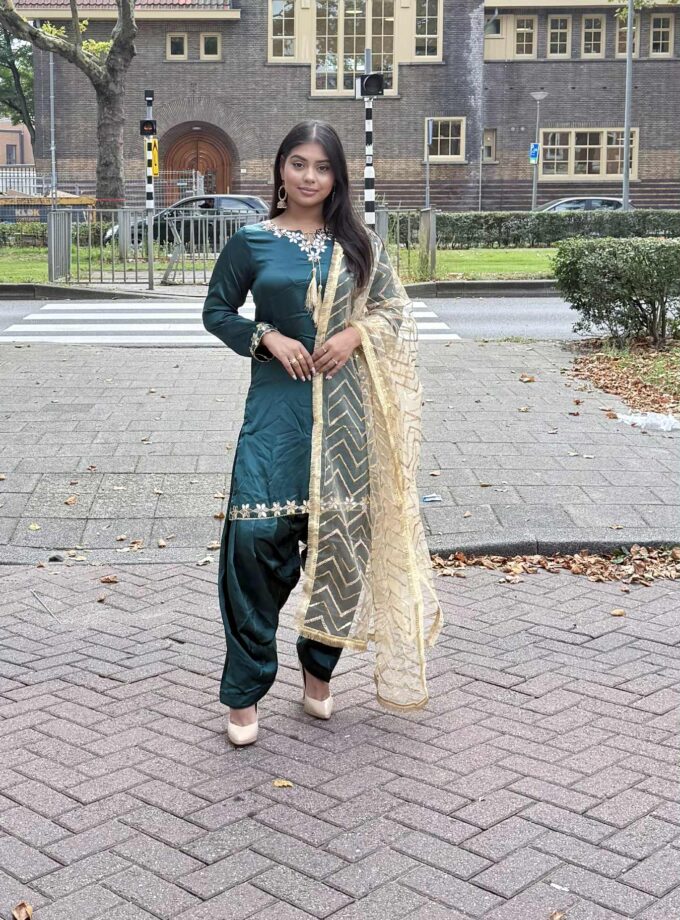 Silk patiala suit met net dupatta 02327 - XXXL