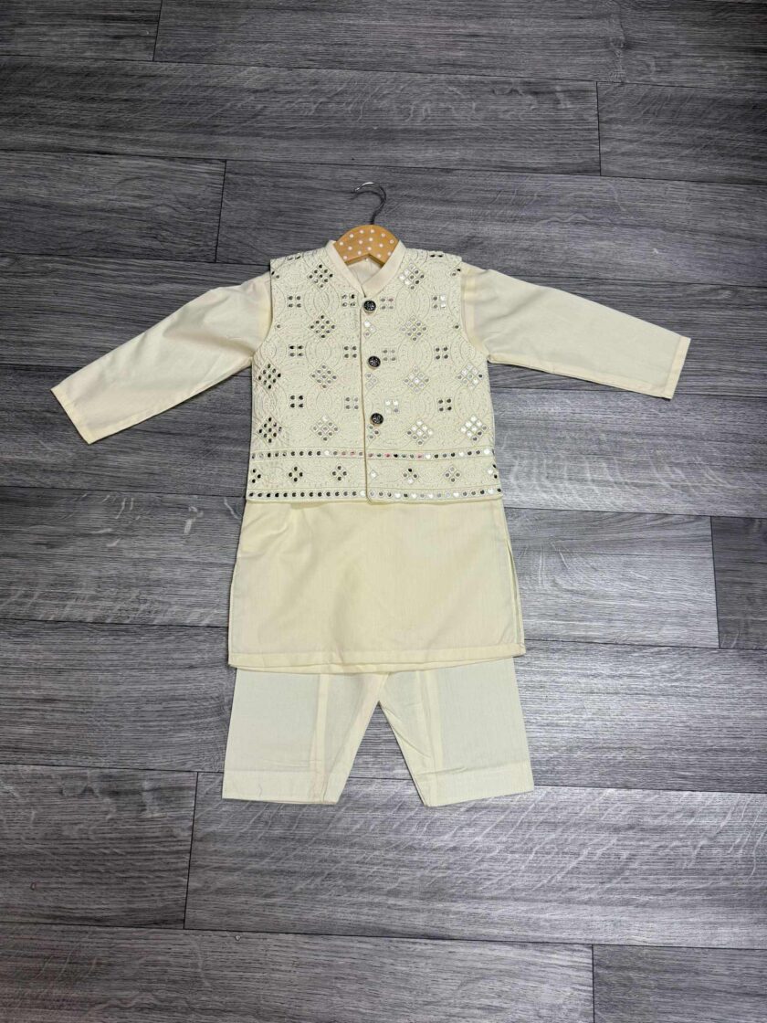 Katoenen shalwaar kameez met waistcoat artikel 12057 maat 116 en 122