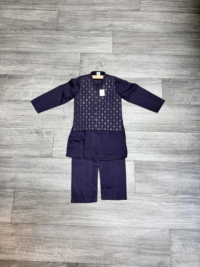 Katoenen shalwaar kameez met waistcoat artikel 12013 maat 98/104 en 122