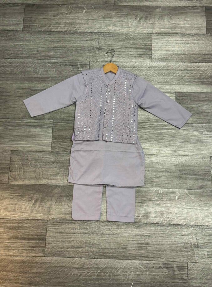 Katoenen shalwaar kameez met waistcoat artikel 11995 maat 98/104 116 en 128