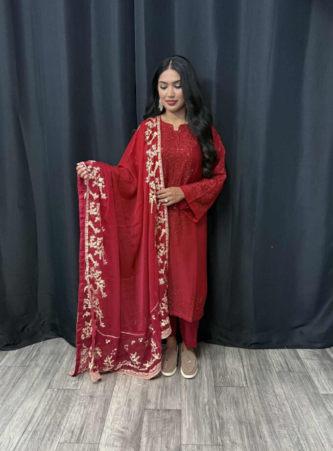 Chiffon suit rood met chiffon dupatta artikel 12294