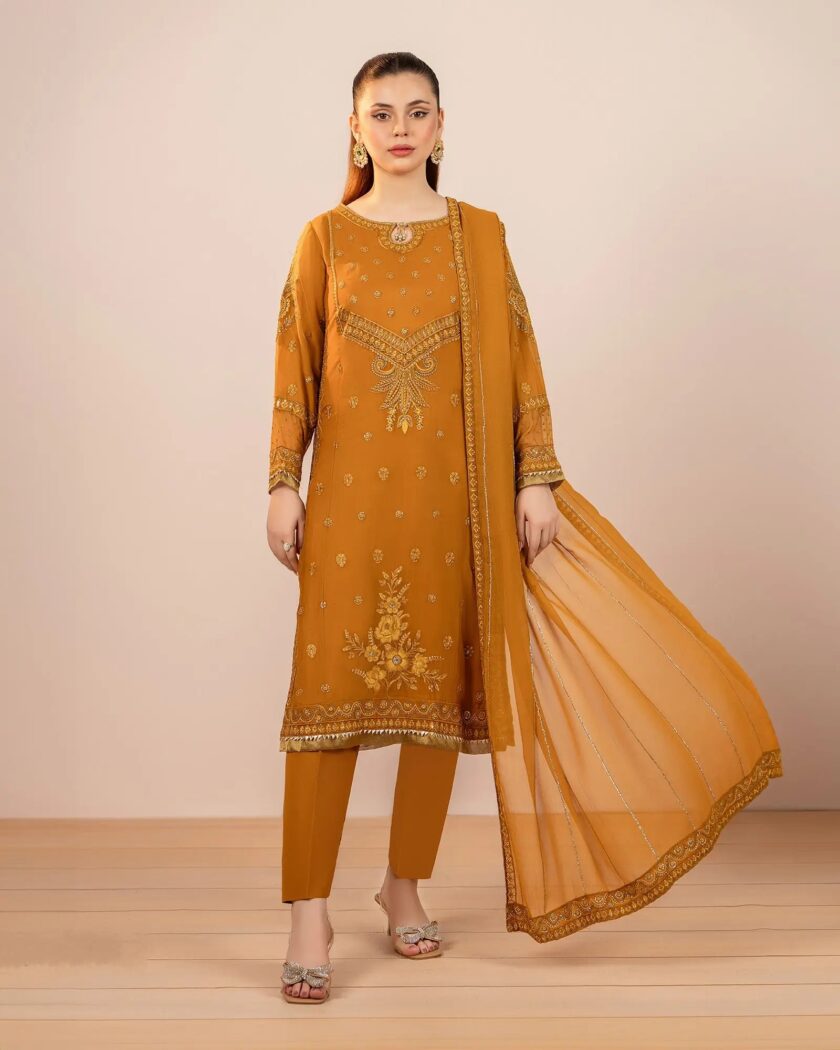 Chiffon mosterd suit artikel 12540 - Afbeelding 2