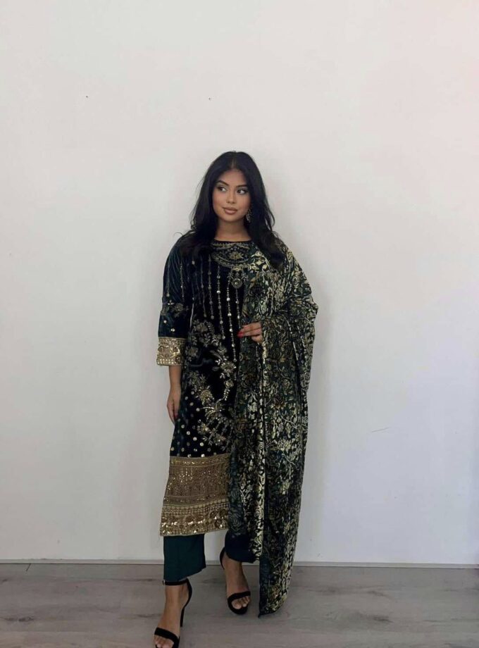 Velvet suit met plachi shawl groen