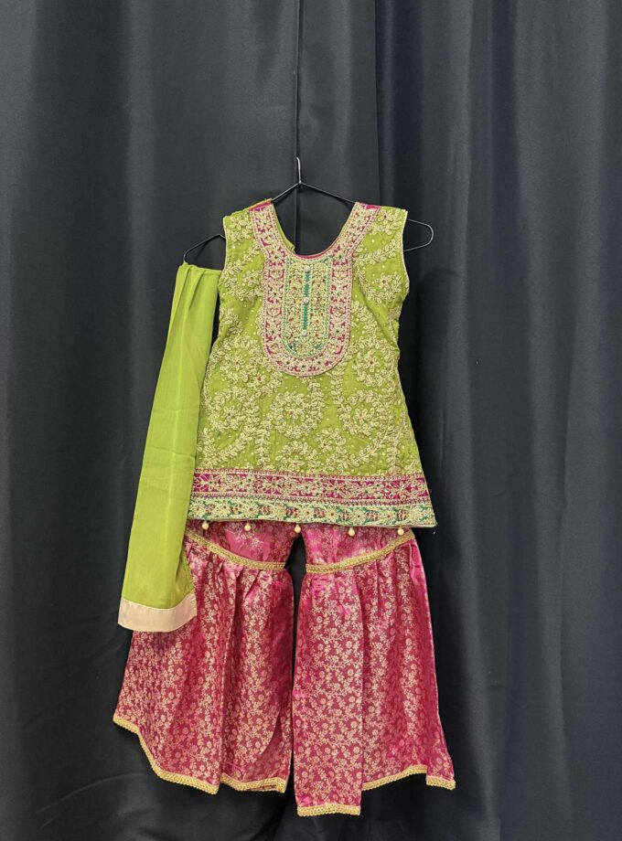 Gharara groen met fuchsia
