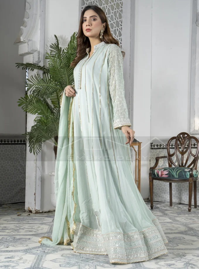 Embellish Azure Mona embroidery mint