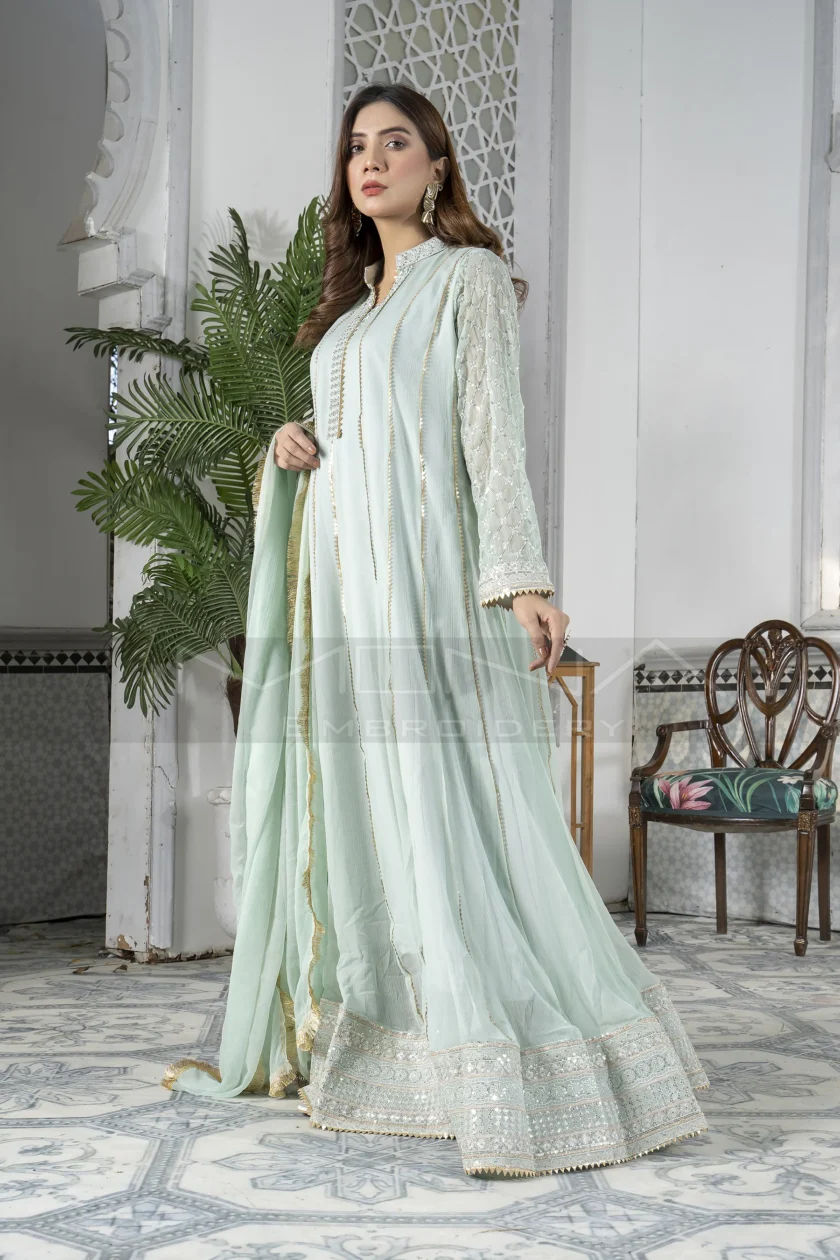 Embellish Azure Mona embroidery mint
