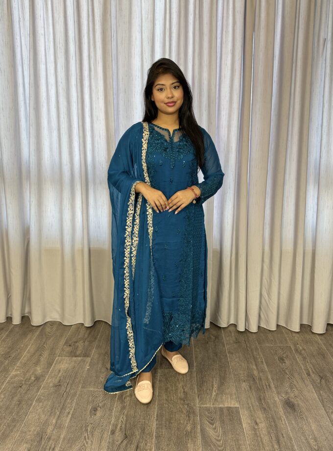 Driedelige suit blauw- Chiffon 2025