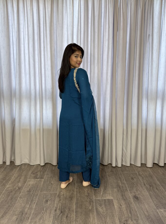 Driedelige suit blauw- Chiffon 2025