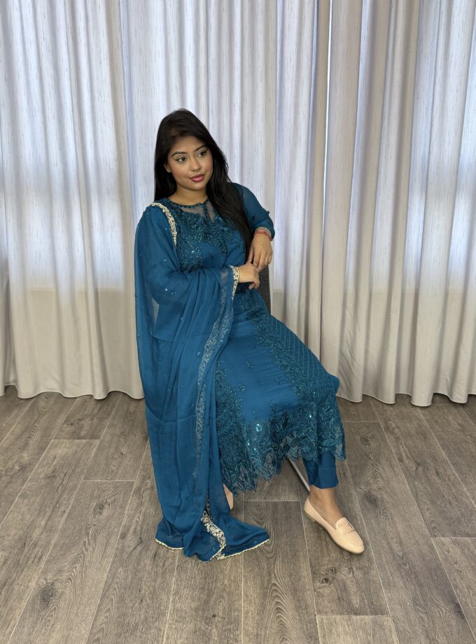 Driedelige suit blauw- Chiffon 2025