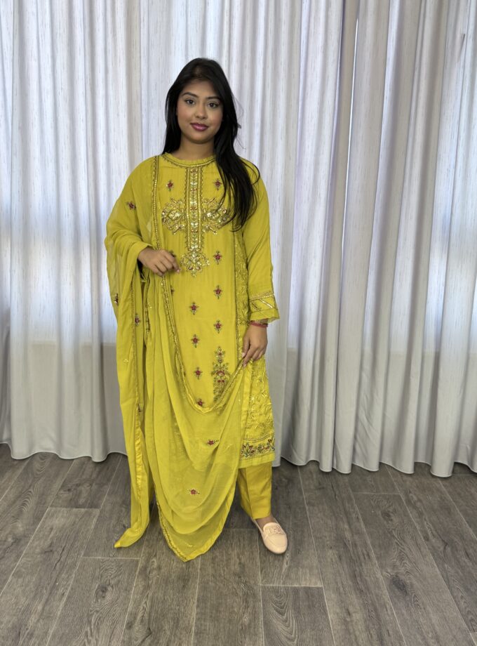 Driedelige suit parrot- Chiffon 2024