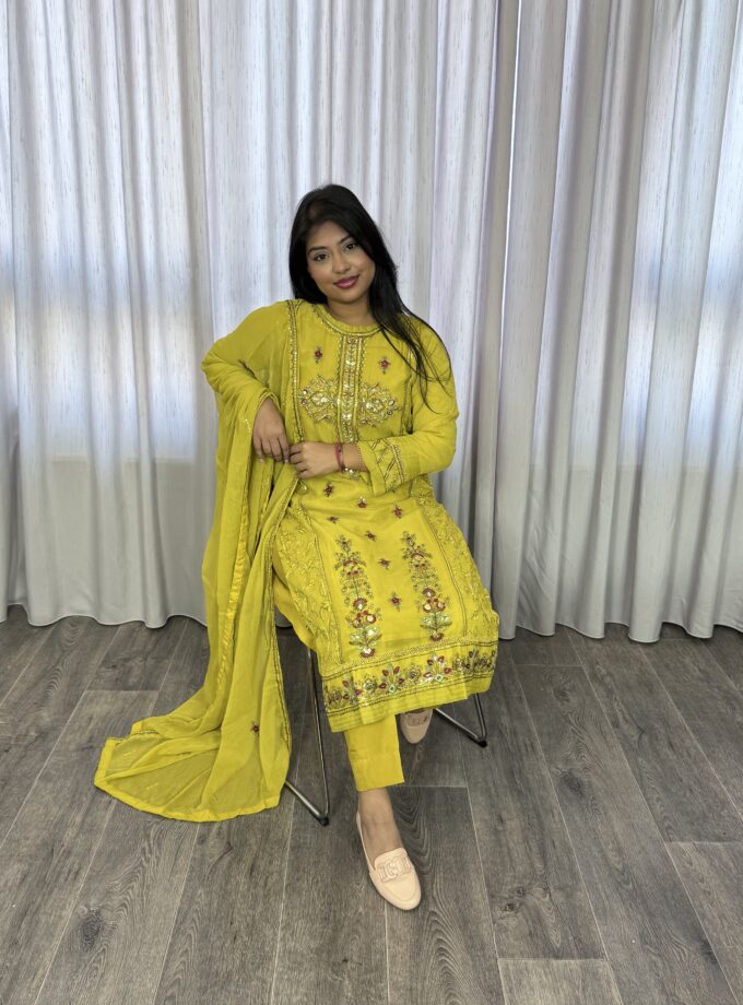 Driedelige suit parrot- Chiffon 2024