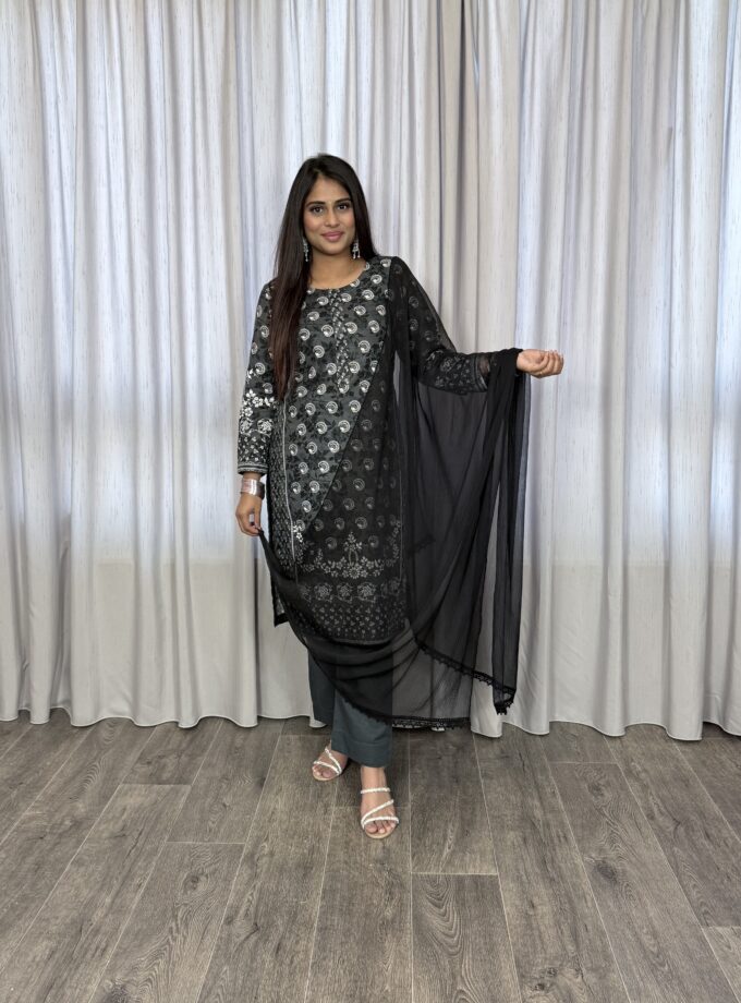 Driedelig wintersuit - khaddar met chiffon dupatta 0422