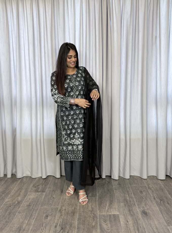 Driedelig wintersuit - khaddar met chiffon dupatta 0422